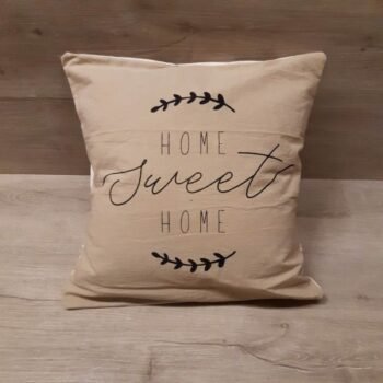 Almohadon de 40 x 40 cm color natural estampado con frase Sweet Home