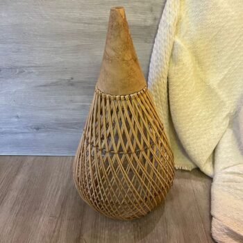 Colgante artesanal Ibiza de ratan natural y estructura metalica de 24 x 52 cm