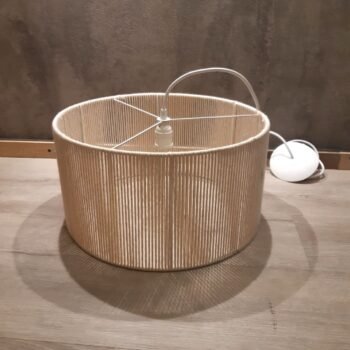 Colgante artesanal modelo Moss en hilos de algodon natural 40 x 20 cm