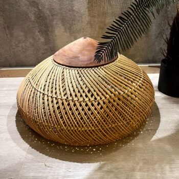 Colgante artesanal Laos de Ratan con base de madera de 50 x 25 cm