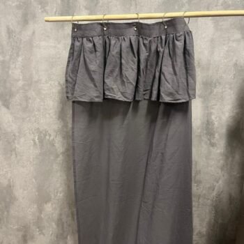 Cortina de liencillo gris topo con volado superior de 180 x 185 cm