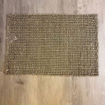 Plato de sitio / Individual de fibras naturales Taum de 47 x 33 cm
