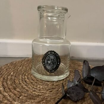 Jarra de vidrio vertedora con vaso tapa vintage