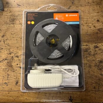 Kit tira de led luz fria o calida de 5 mts mas fuente de alimentacion Ledvance