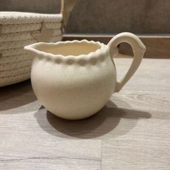 Jarra lechera de ceramica jaspeada con asa de 13 x 9 cm