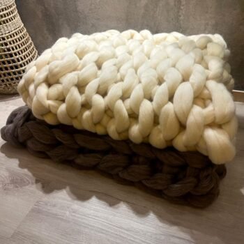 Manta pie de cama de lana merino estilo nordica de 140 x 70 cm