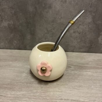 Mate de ceramica artesanal flor rosa con bombilla de acero