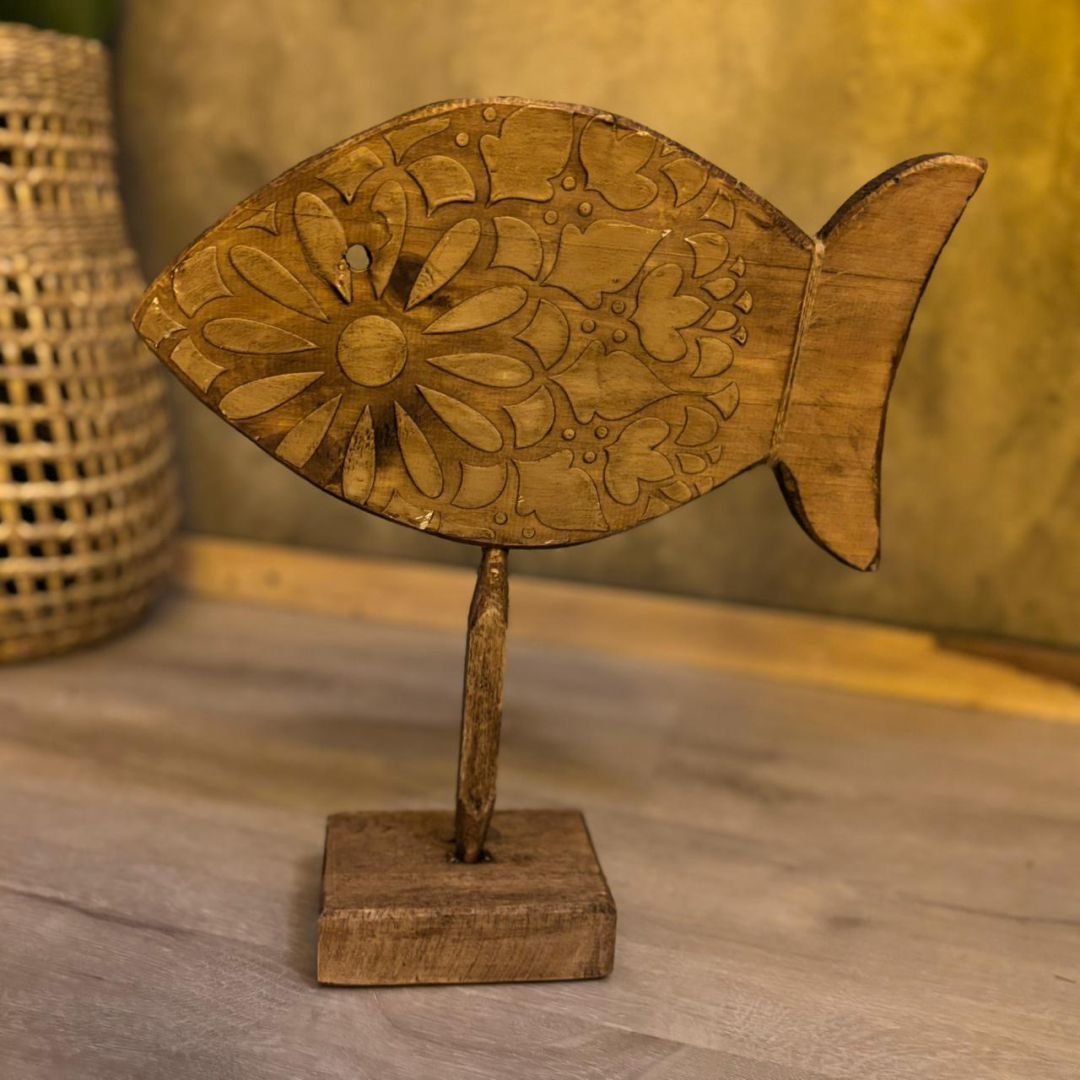 Pez Deco artesanal de madera rustica labrada de 30 x 35 cm