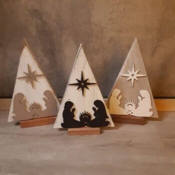 Pino pesebre de madera vintage estilo nordico con pintura patinada de 28 cm