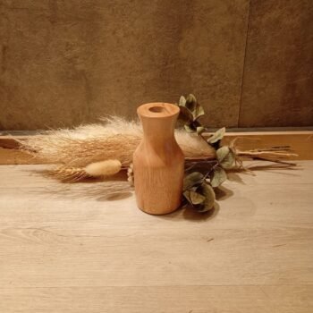 Florero de madera Bottle chico de 7 x 13 cm