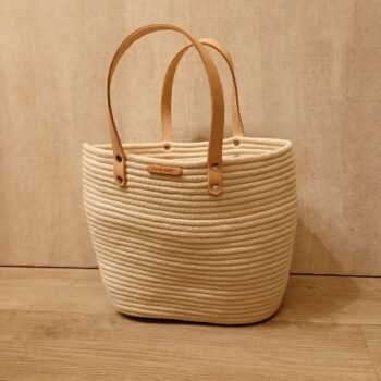 Tete bag de fibras de algodon natural con manijas de cuero de 37 x 29 cm