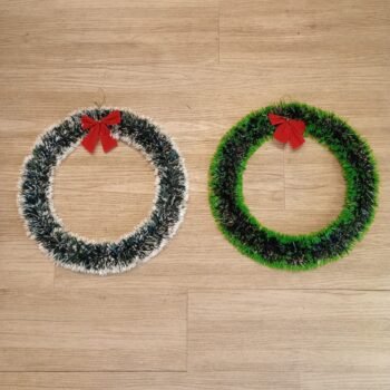 Adorno corona colgante navideña con moño de 40 cm