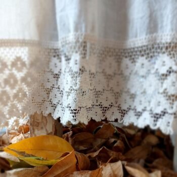 Mantel de gaza natural con puntilla Flowers de 250 x 150 cm