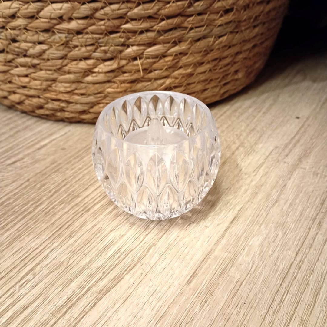 Vela led en cuenco de acrilico facetado de 4 cm luz cálida