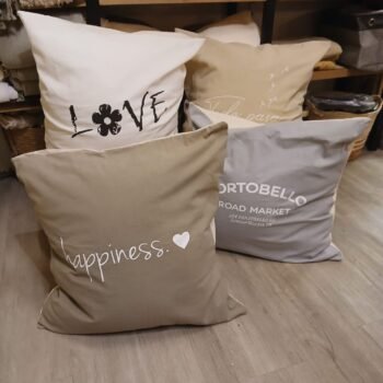 Almohadon estampado de tussor de 60 x 60 x 20 cm