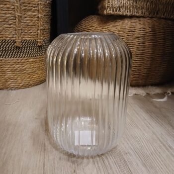 Florero de vidrio labrado circular barril de 22 cm