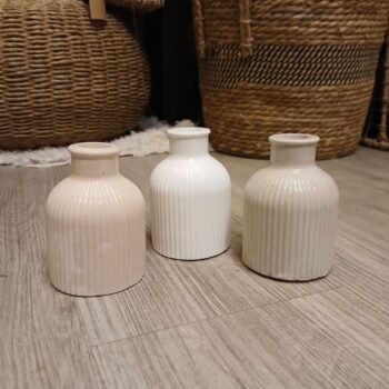 Florero estilo botellita de cemento pintado decorativo de 7 x 9,5 cm