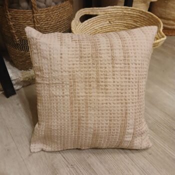 Almohadon Maddy rosa texturado de 40 x 40 cm