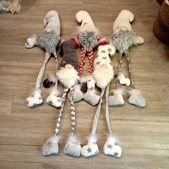 Adorno navideño muñeco duende con patas largas en varias telas