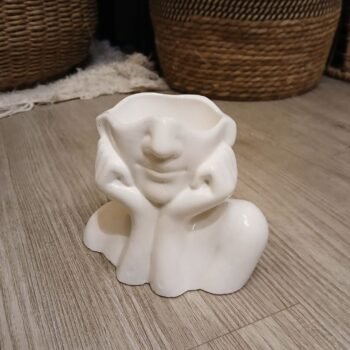 Adorno rostro de mujer de cemento pintado de 15 x 12 cm