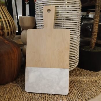 Tabla de madera con mango combinada simil marmol de 35 x 17 cm