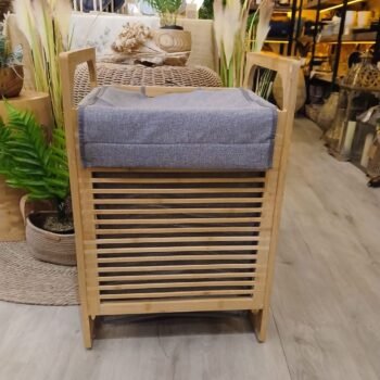 Canasto simple para lavadero de bambu con tela gris