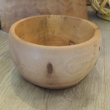 Cuenco artesanal mediano de madera natural torneada de 12 x 10 cm