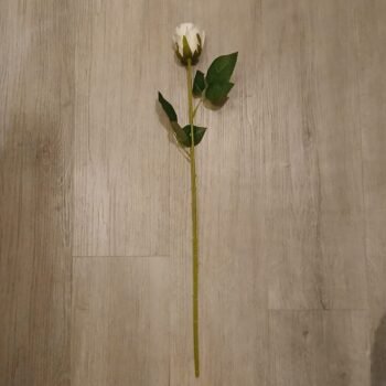 Rama de rosa blanca artificial de 67 cm