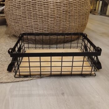 Canasto rectangular metálico negro con madera de 30 x 24 x 10 cm