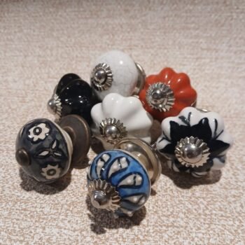 Tiradores decorativos chicos de ceramica pintada en varios colores