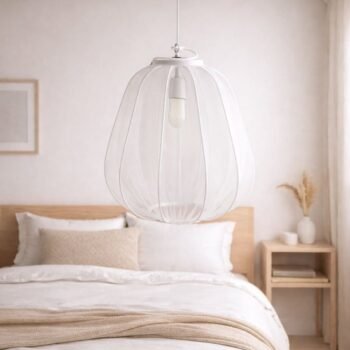 Colgante artesanal de microtul blanco modelo Guiza Cone de 40 x 55 cm