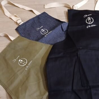 Delantal de cocina con bolsillo Queen of the Kitchen varios colores