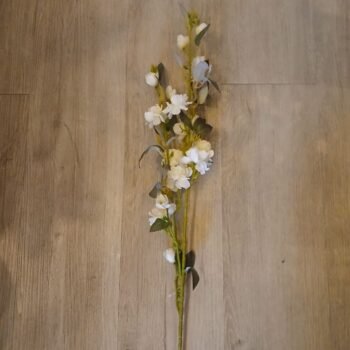 Rama de flores blancas estilo cerezo artificiales de 80 cm