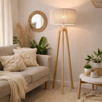 Velador de pie estilo nordico de madera con pantalla de cordon crudo de 160 cm