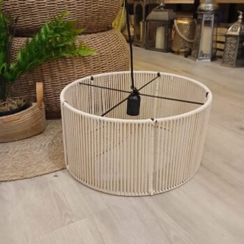 Colgante artesanal en hilo color crudo modelo Nut de 40 cm