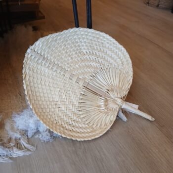 Adorno abanico de palma enrejado chico de 30 cm