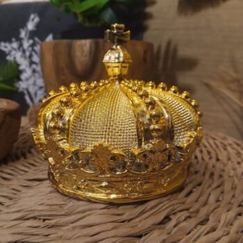 Adorno corona de resina dorada de 12 cm