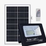 Reflector led de 100 w IP 66 con panel solar y control remoto
