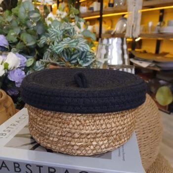 Cesto redondo de fibras naturales con tapa negra chico de 21 x 10 cm