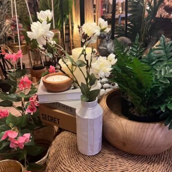 Rama de flores blancas artificiales de 70 cm