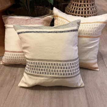 Almohadon bordado varios colores 40 x 40 cm