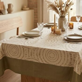 Mantel de tusor estampado espirales con guarda de 260 x 150 cm