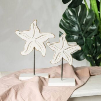 Set de 2 adornos de madera pintada blanca con forma de estrella de mar