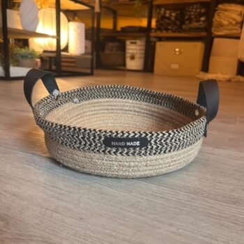 Cesta redonda combinada fibras de yute natural y negro de 25 x 6 cm